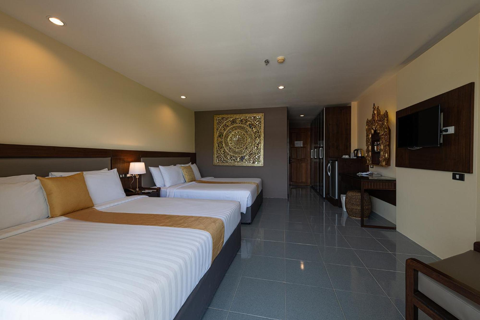 Blue Beach Grand Resort And Spa In Chalong Phuket By Dayuu Ban Saiyuan Exterior foto